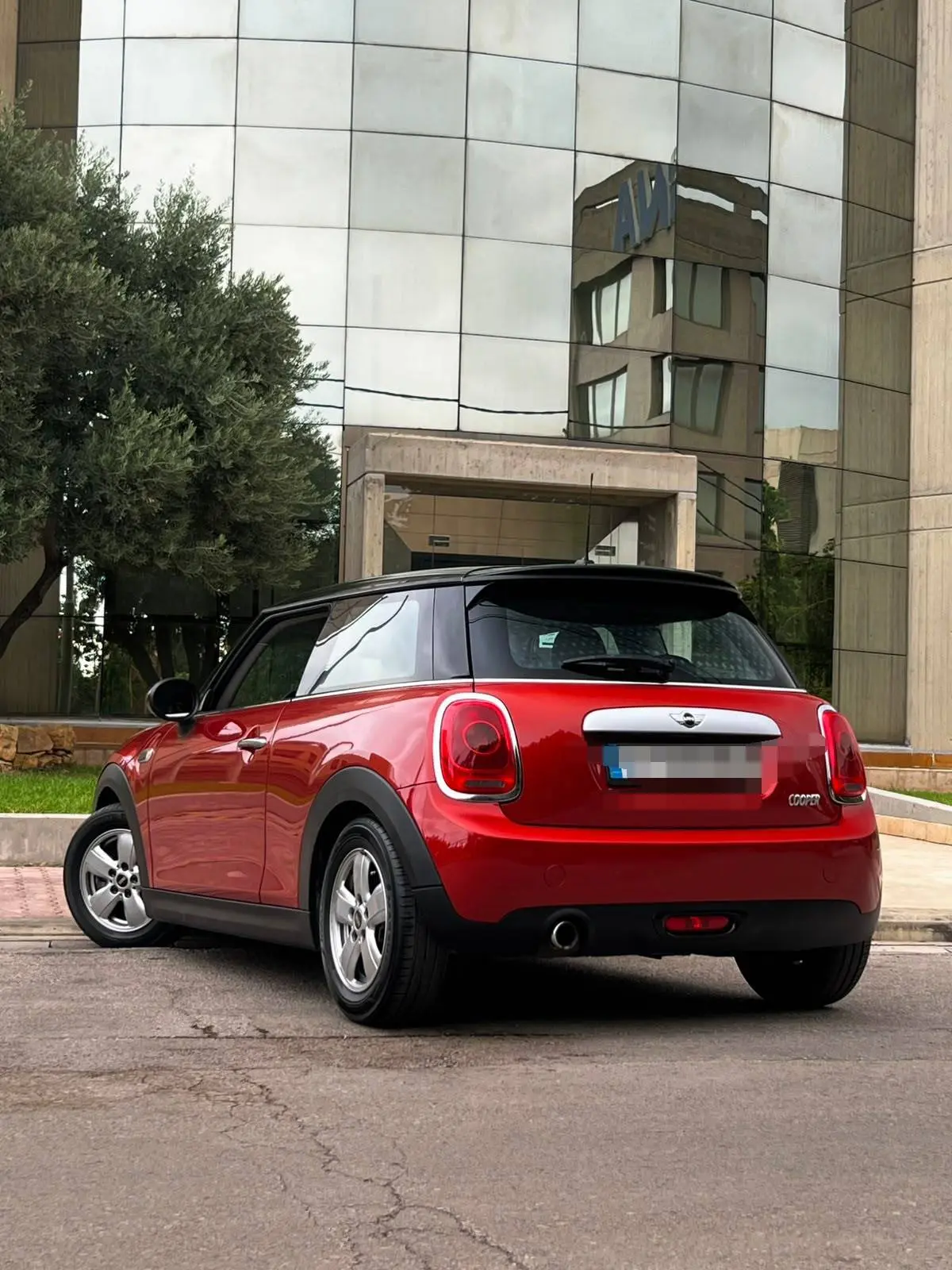 2014 MINI Cooper photo 5