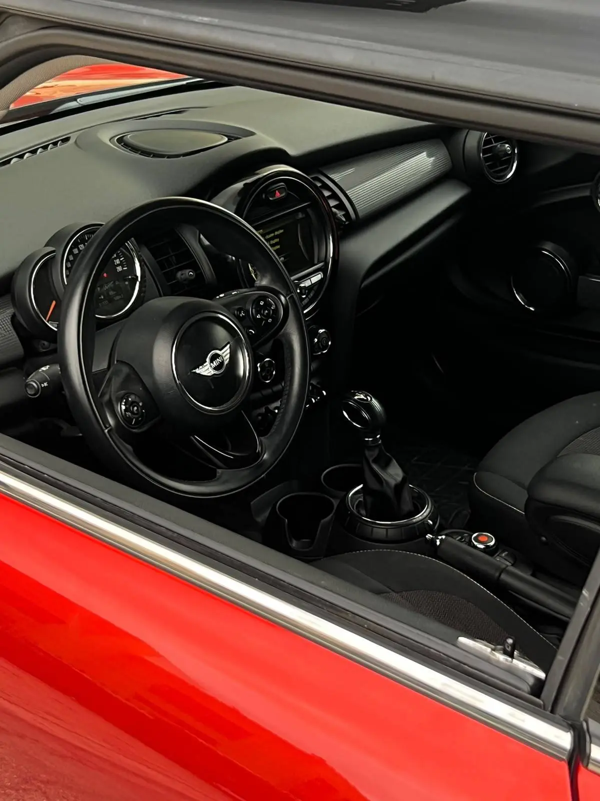 2014 MINI Cooper photo 14
