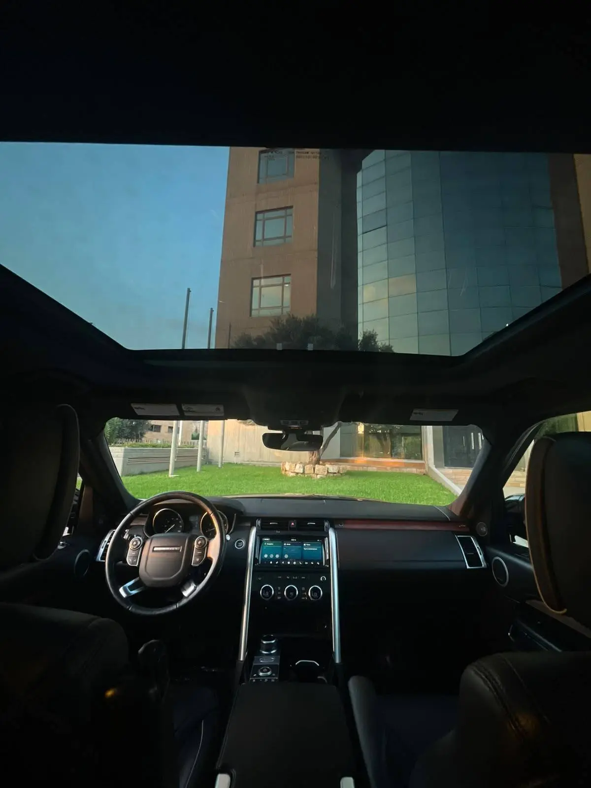 2017 Land Rover Discovery photo 11
