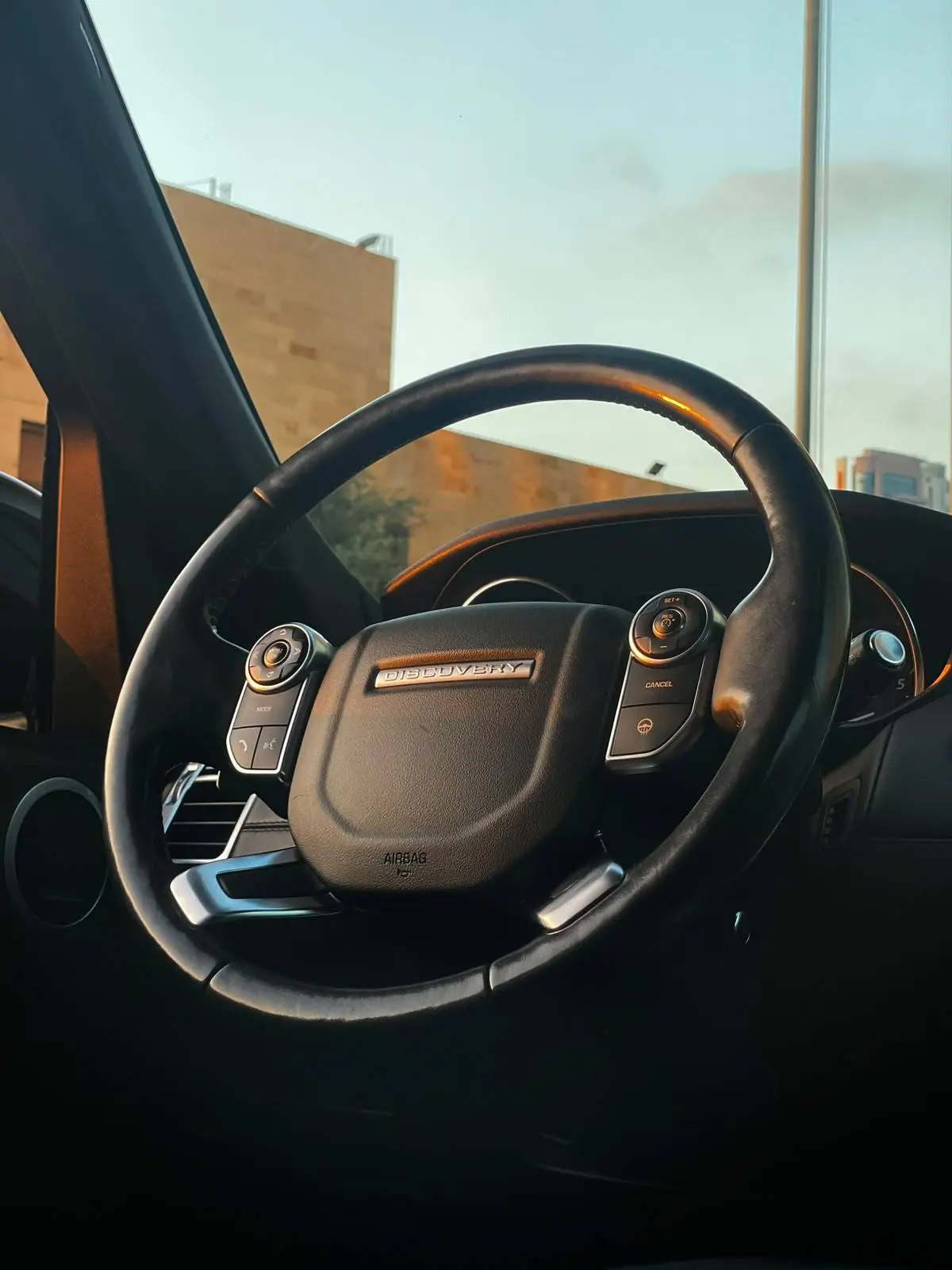 2017 Land Rover Discovery photo 12
