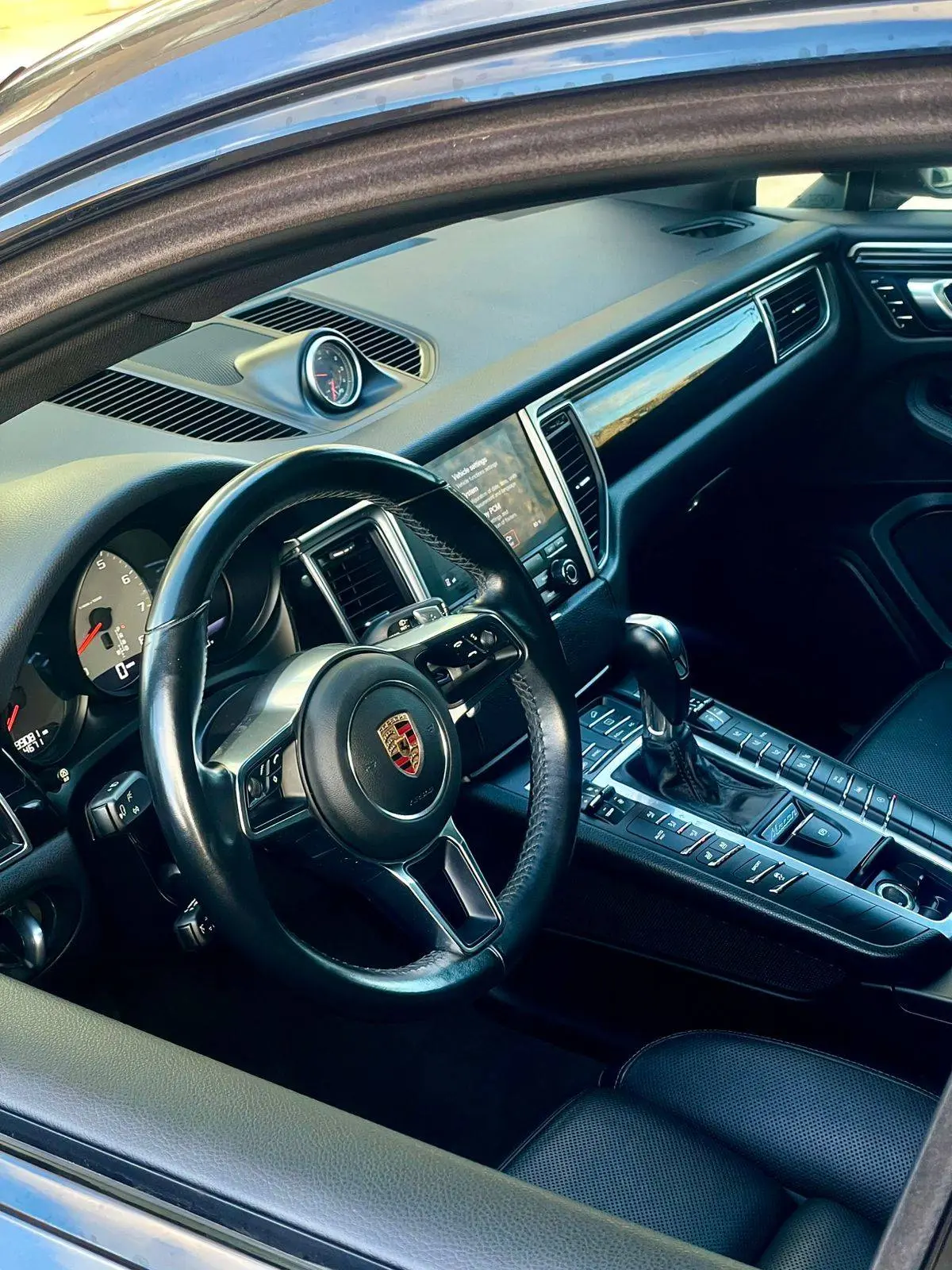 2015 Porsche Macan photo 12