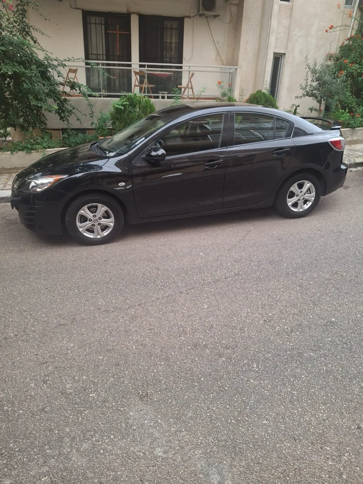 2011 MAZDA 3 photo 2
