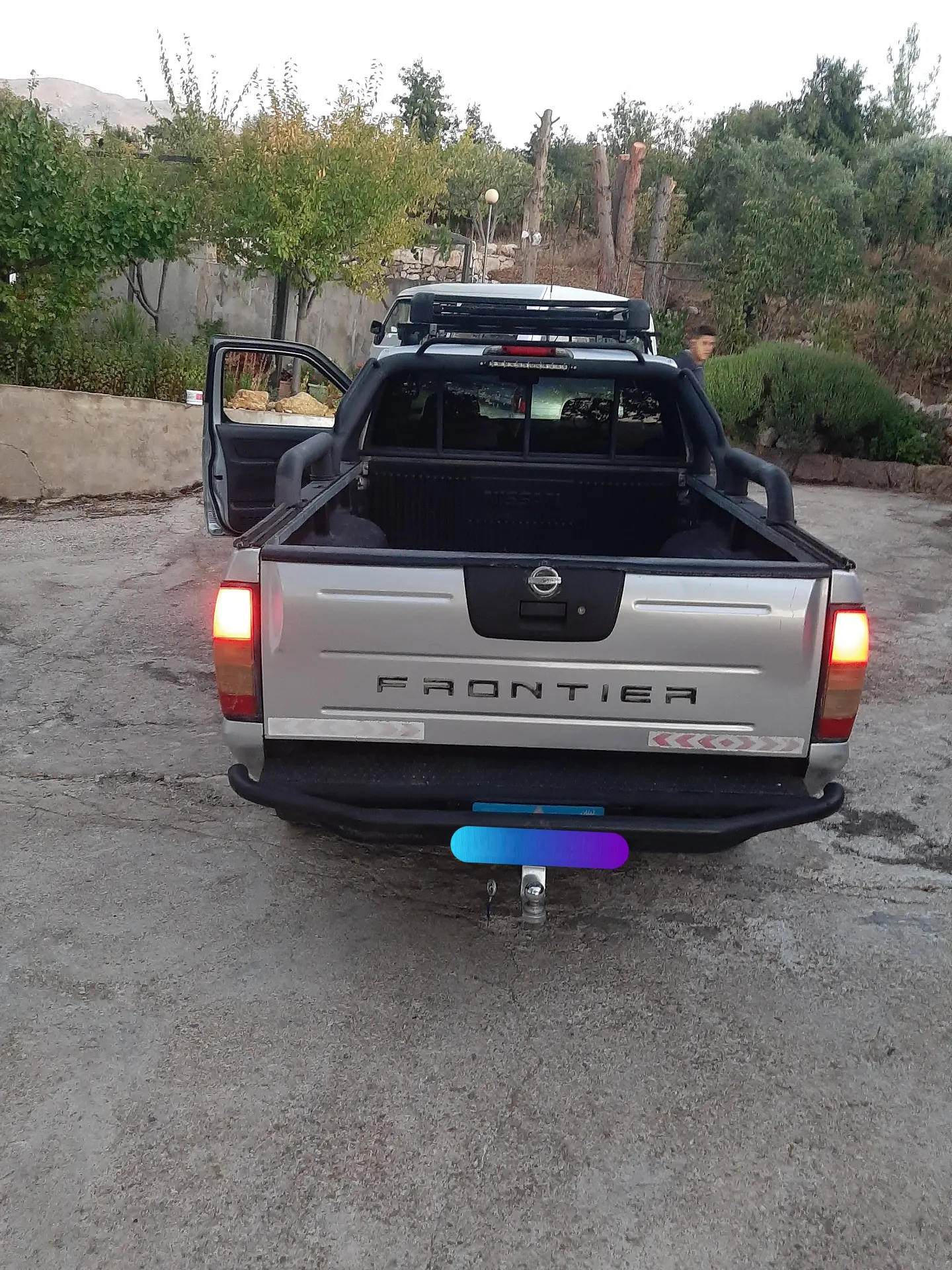 2003 Nissan Frontier Crew Cab photo 5