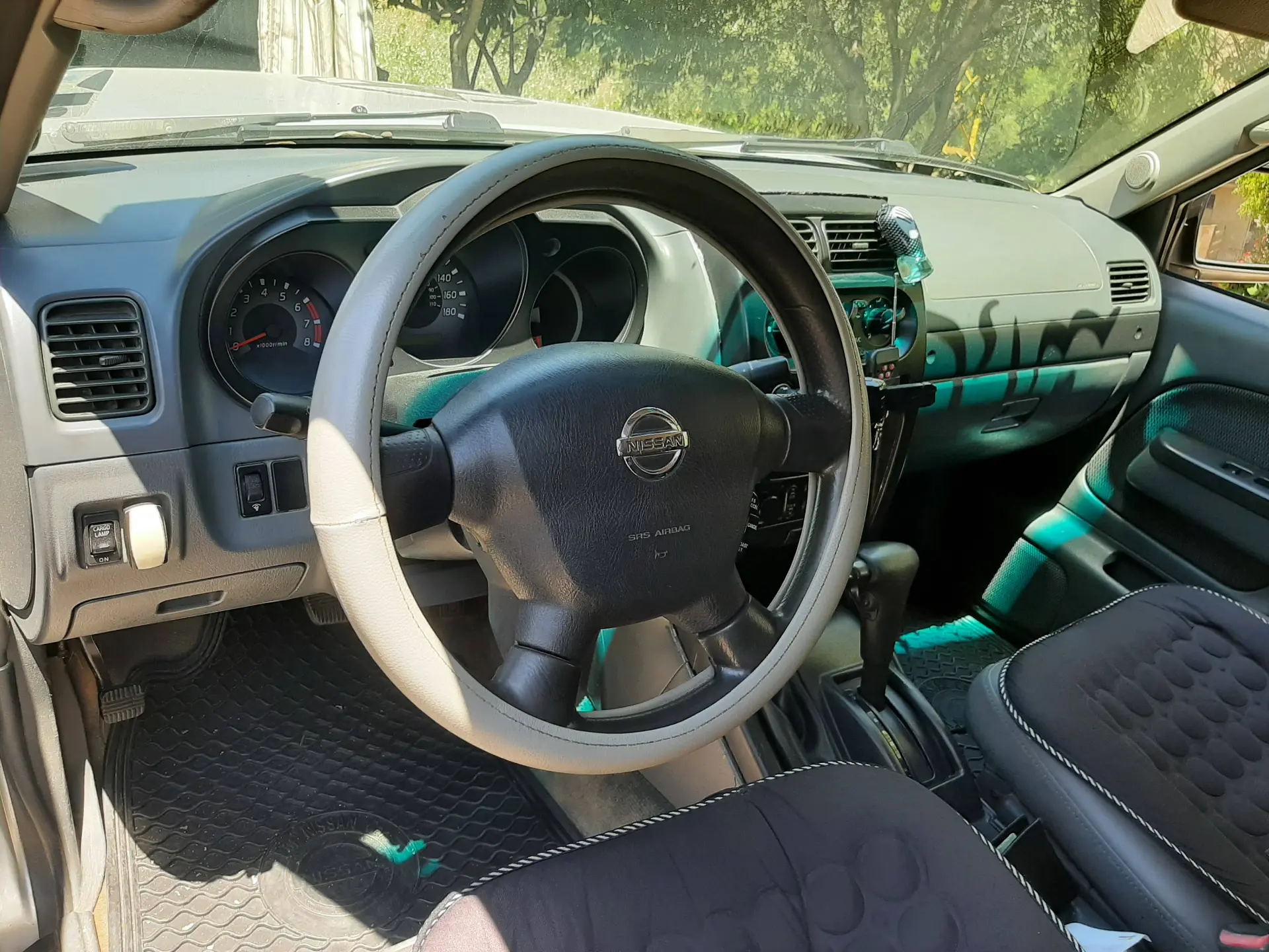 2003 Nissan Frontier Crew Cab photo 7
