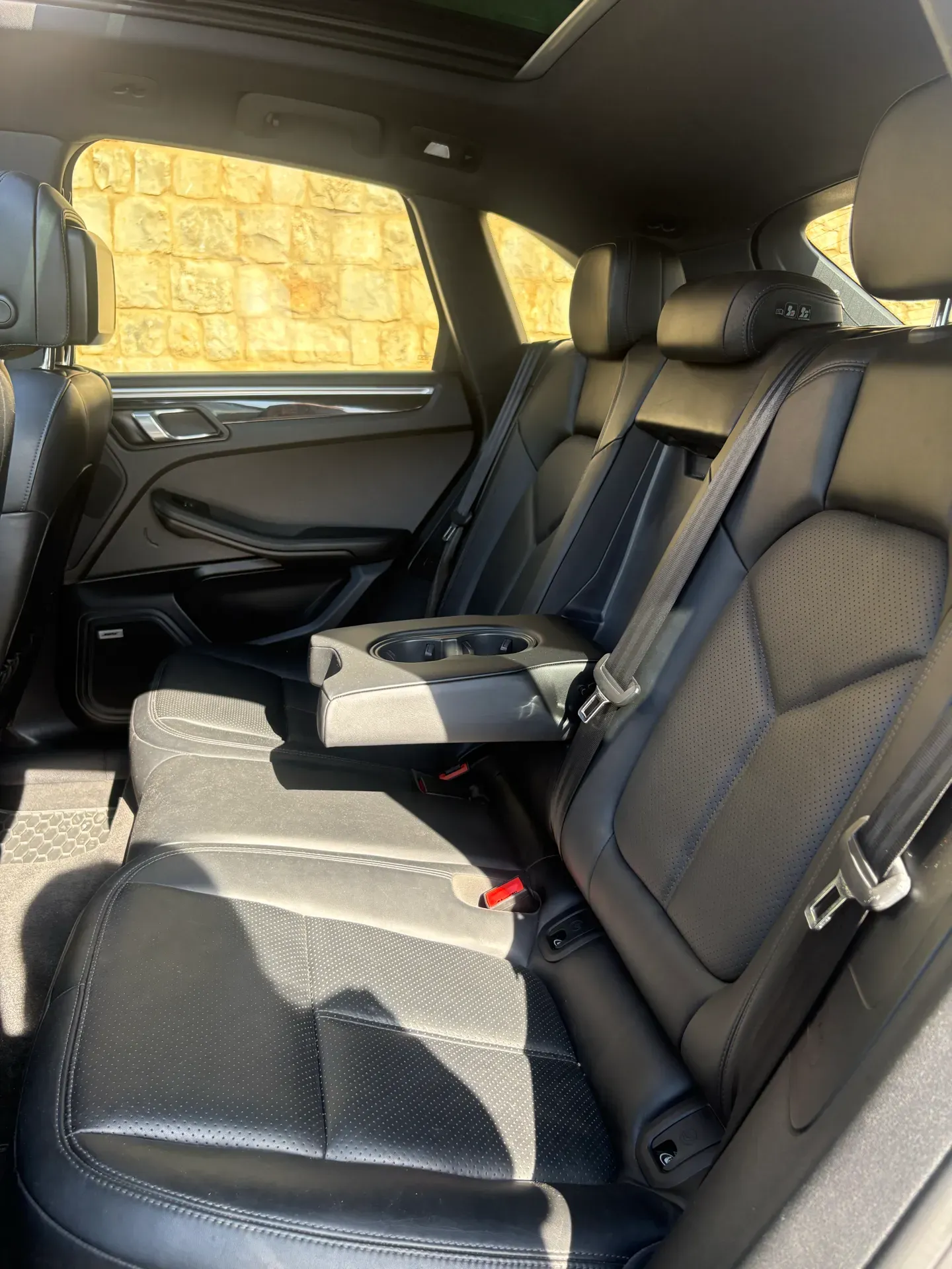 2018 Porsche Macan photo 9