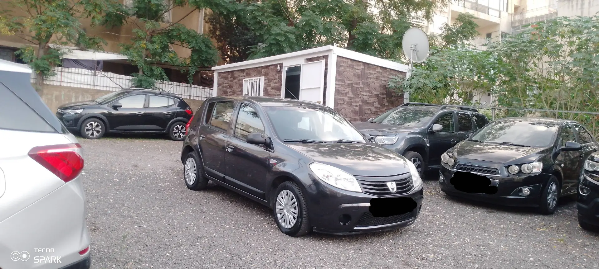 2010 Renault Sandero photo 2