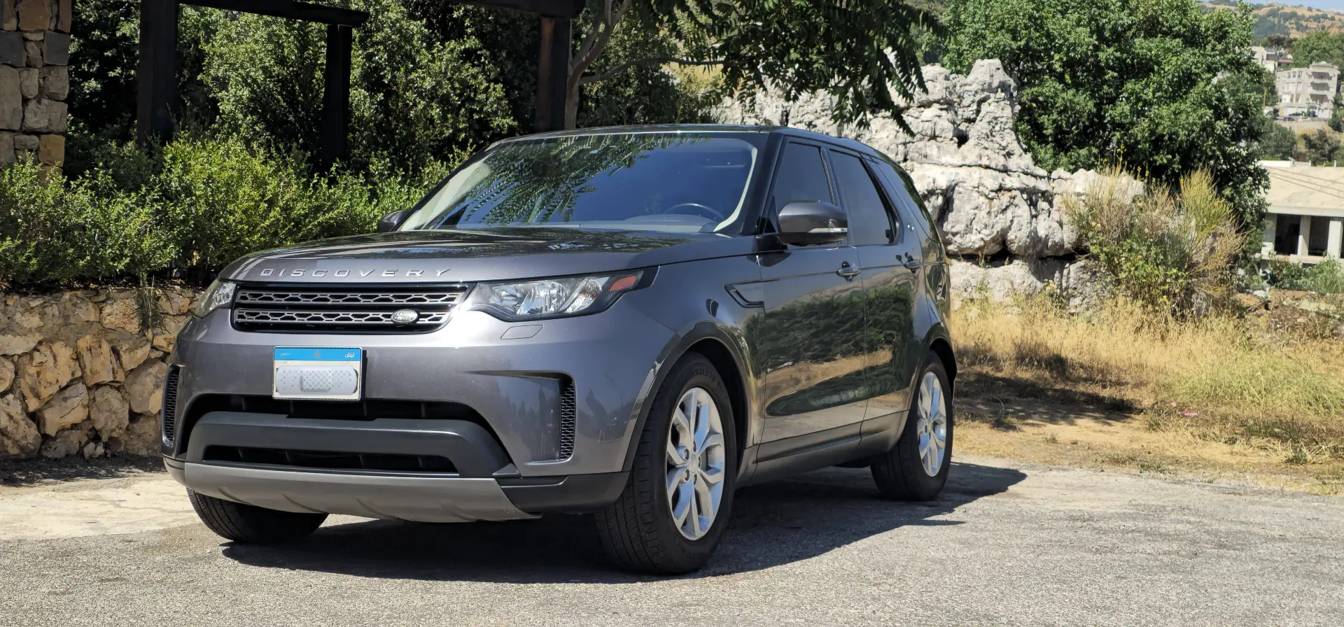 2018 Land Rover Discovery photo 3