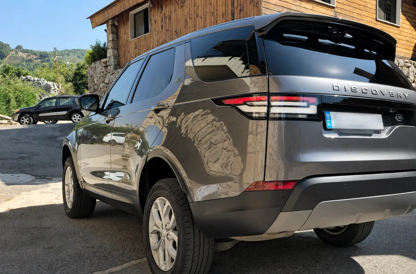 2018 Land Rover Discovery photo 5