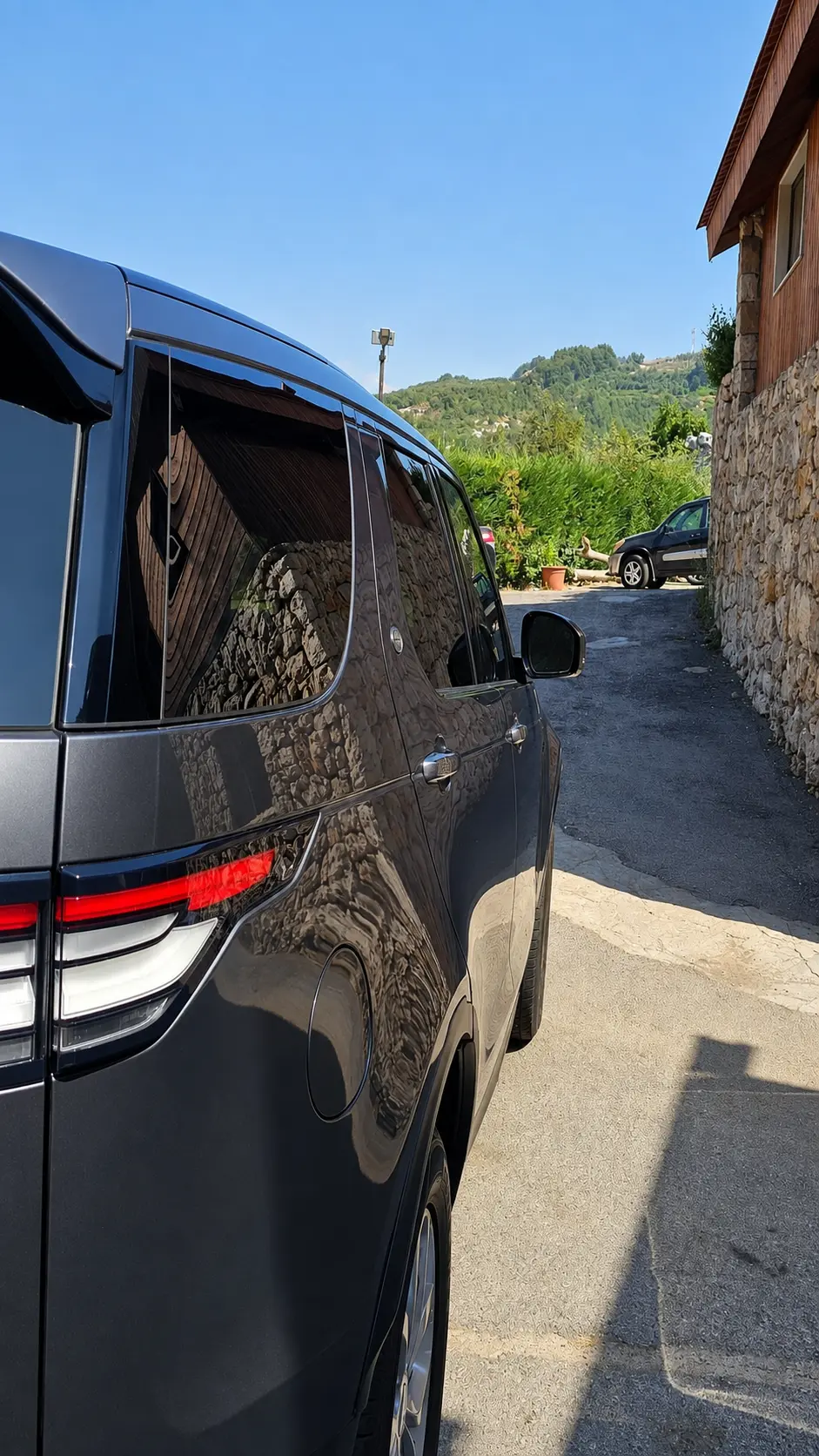 2018 Land Rover Discovery photo 14