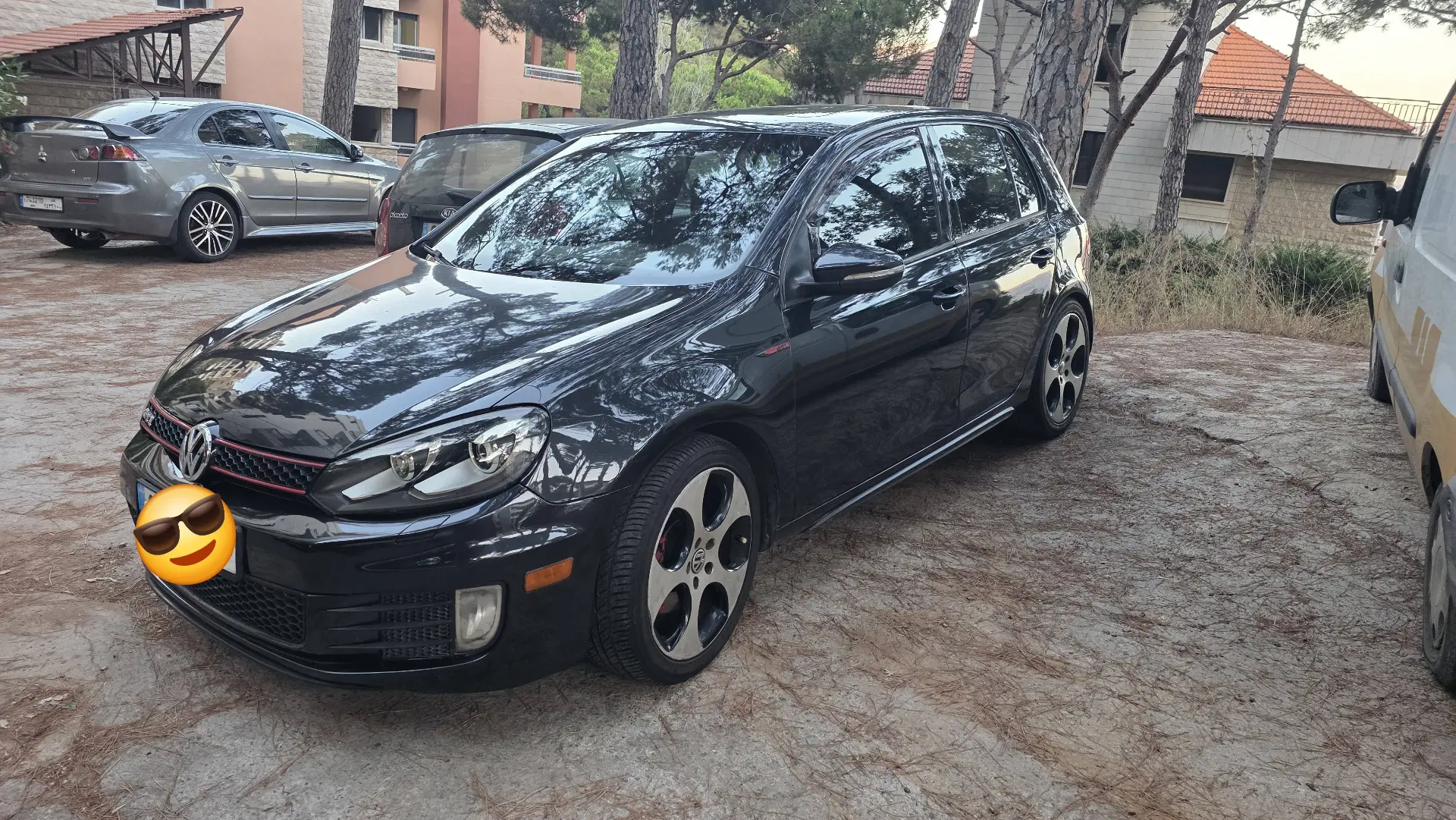 2011 Volkswagen Golf GTI photo 2