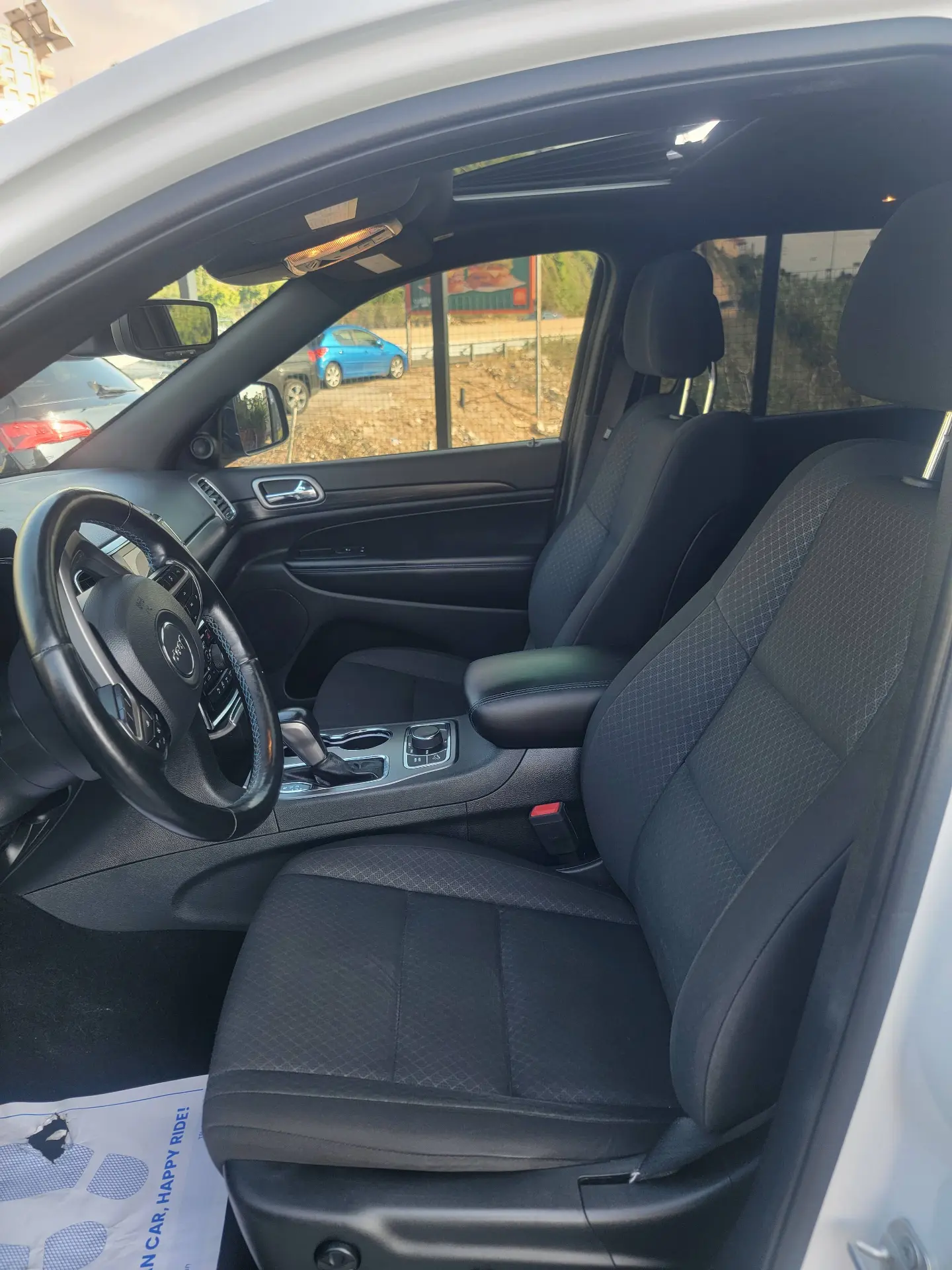 2020 Jeep Cherokee photo 6